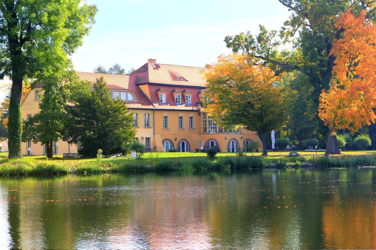 Schloss 자흐데니크 외부 사진